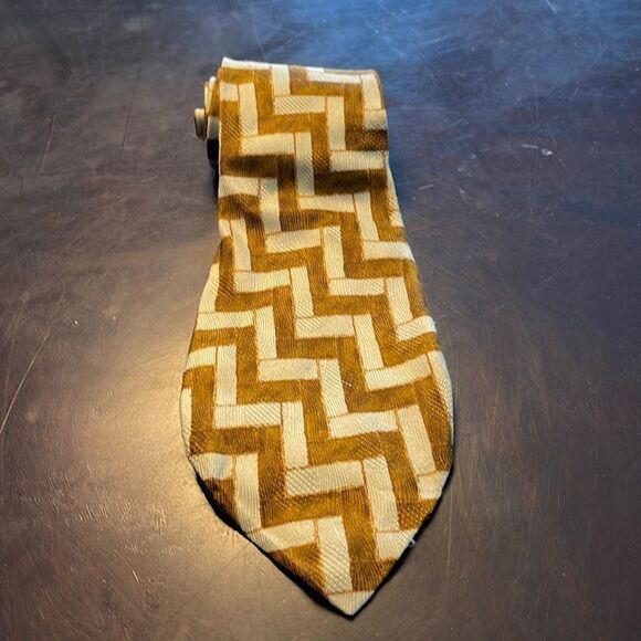 Ermenegildo Zegna Other - Ermenegildo Zegna Tie. 100% silk. Beautiful.